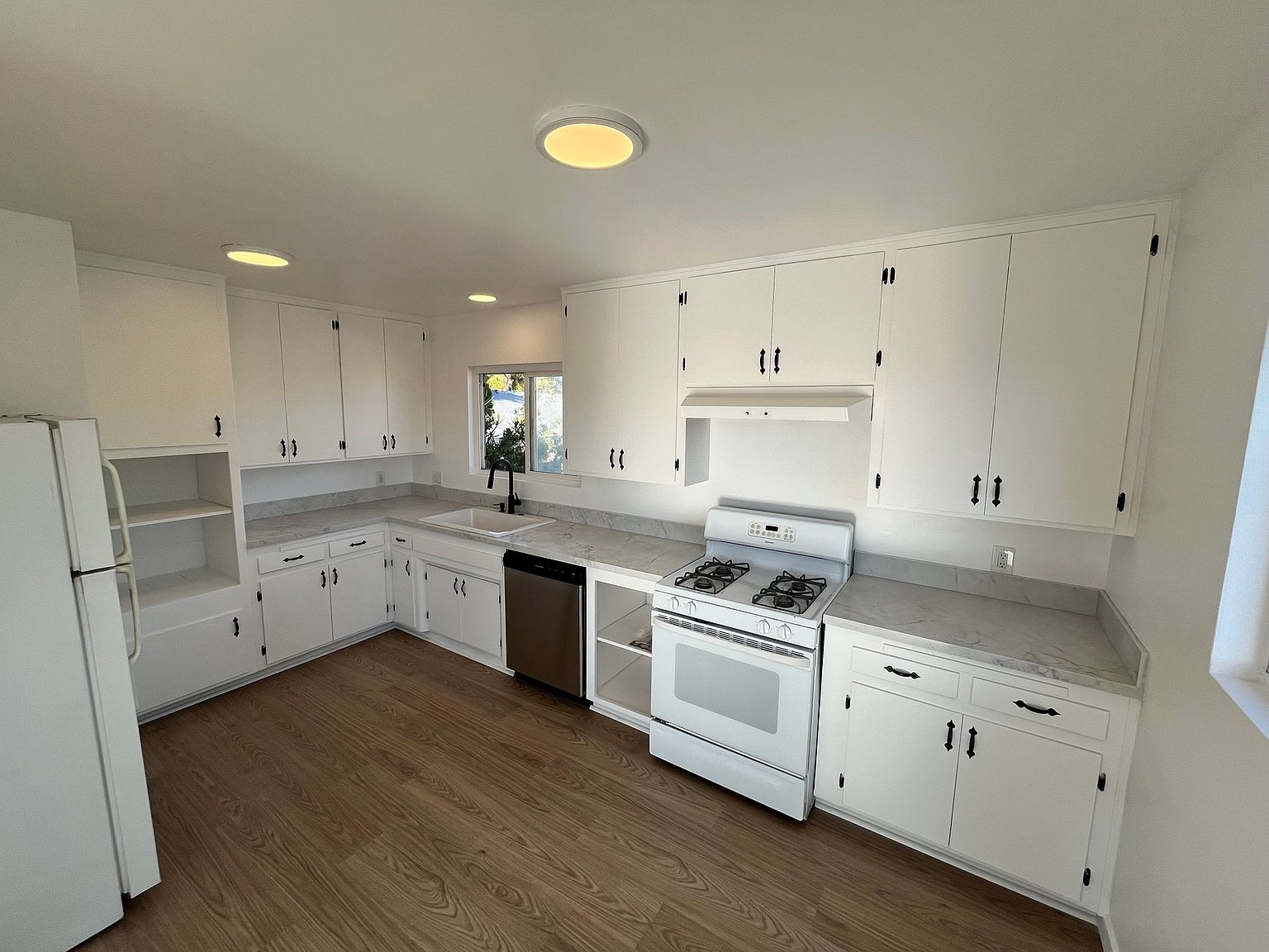 3627 29th St photo 3