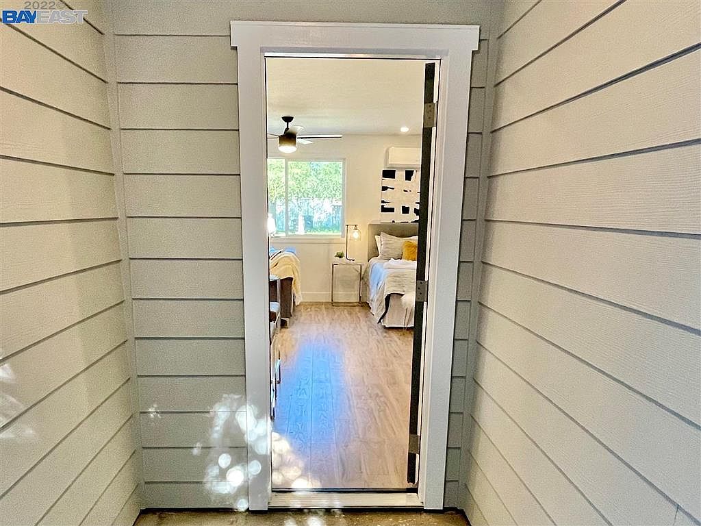 498 N M St photo 2