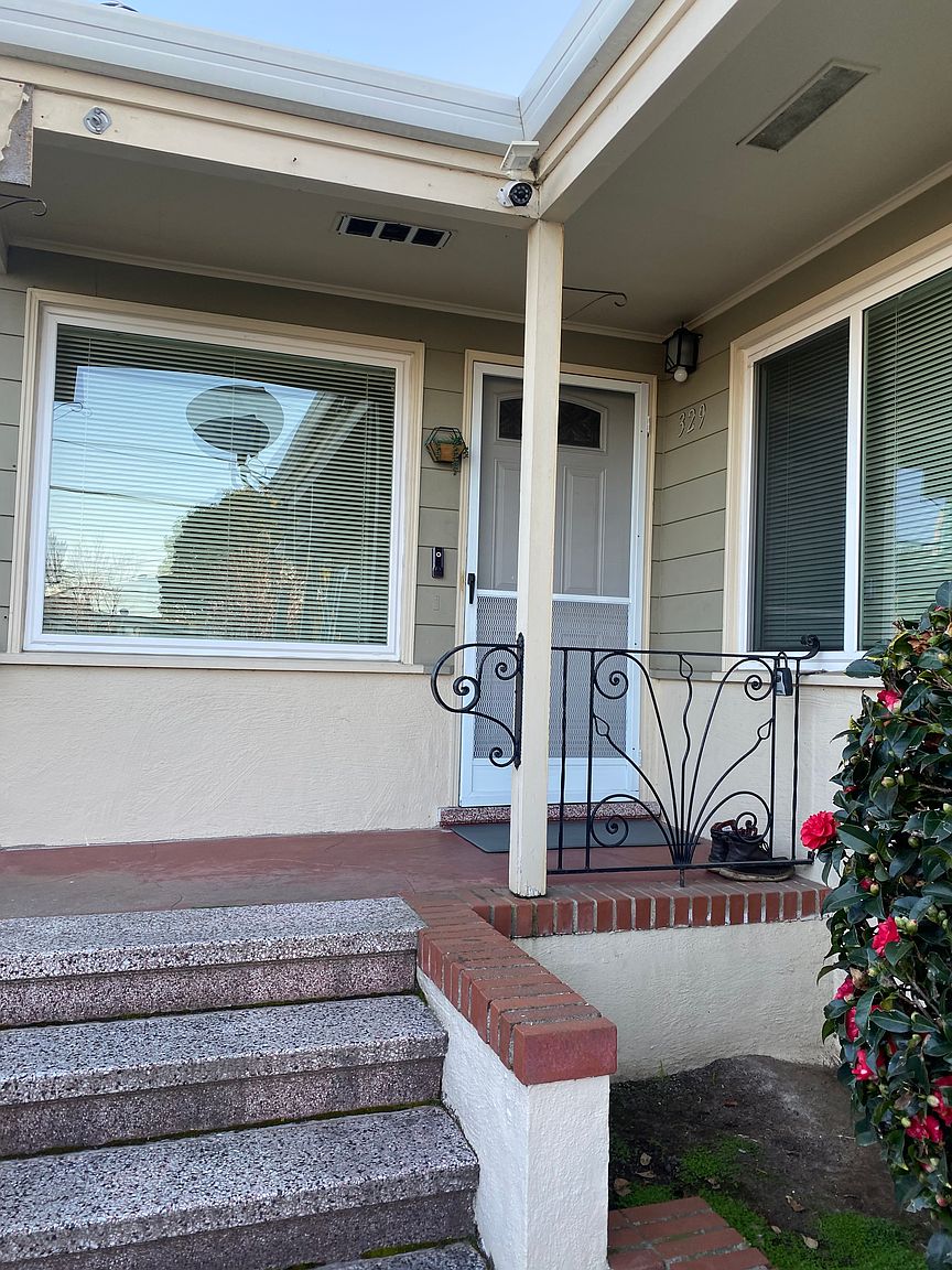 325 Georgia Ave photo 2
