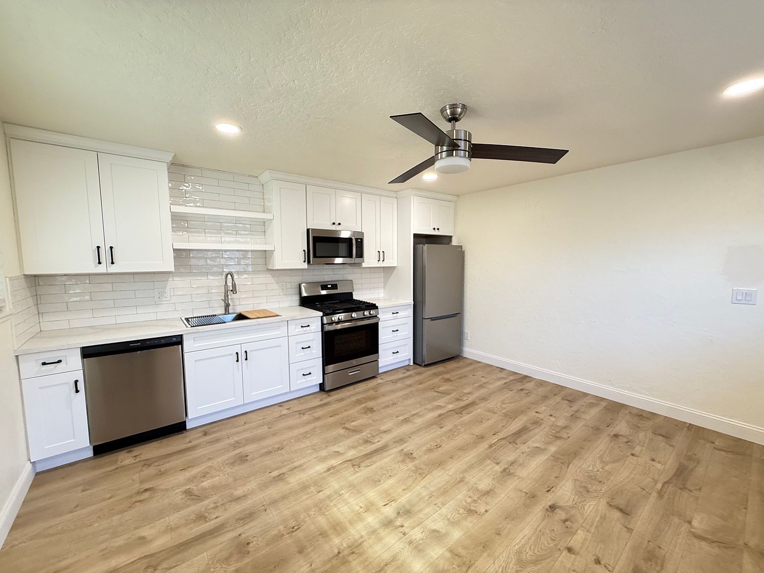 264 Sunnyslope Ave photo 4