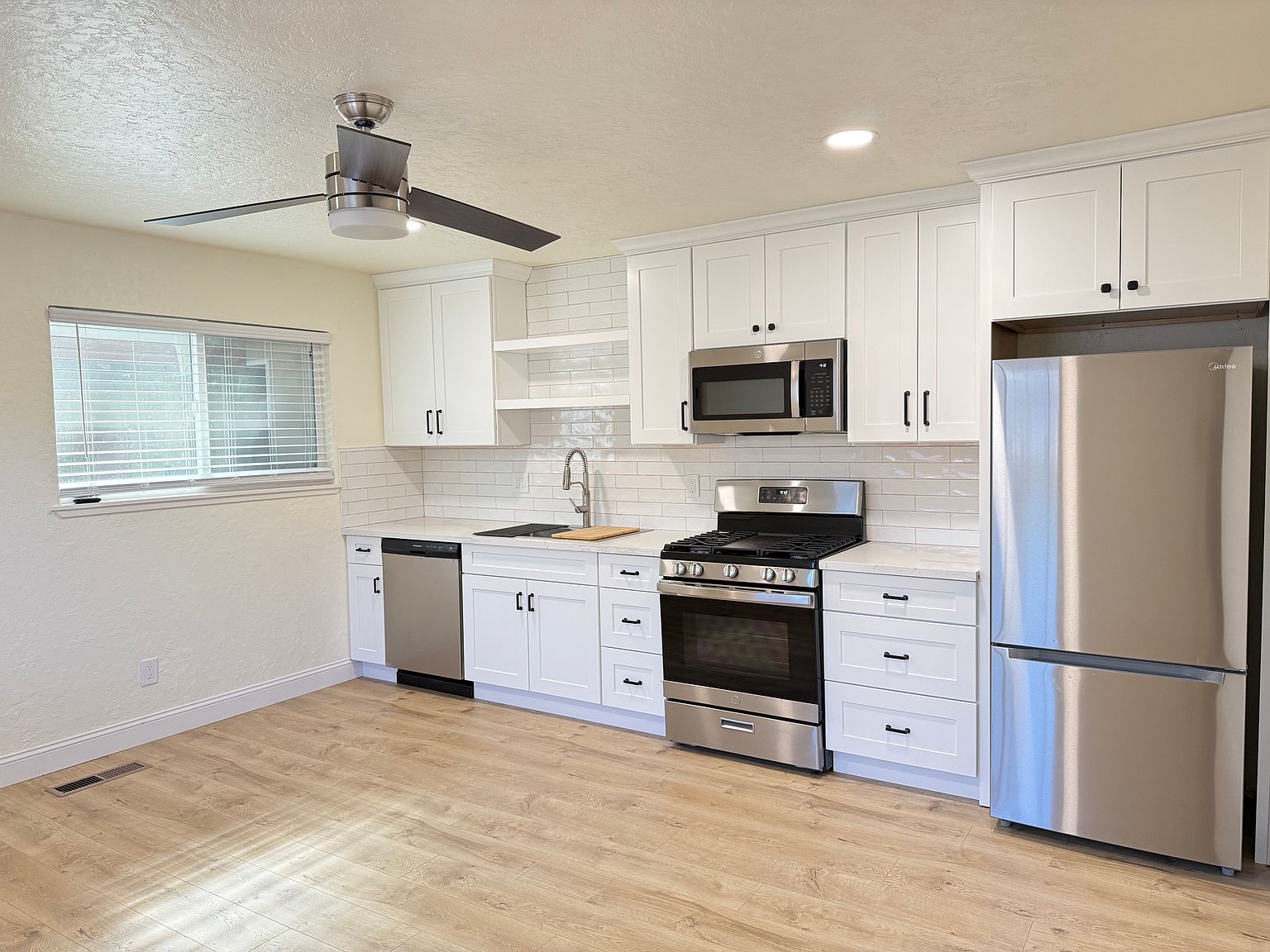 264 Sunnyslope Ave photo 5