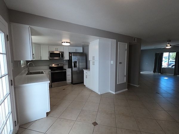 273 Date Ave photo 3