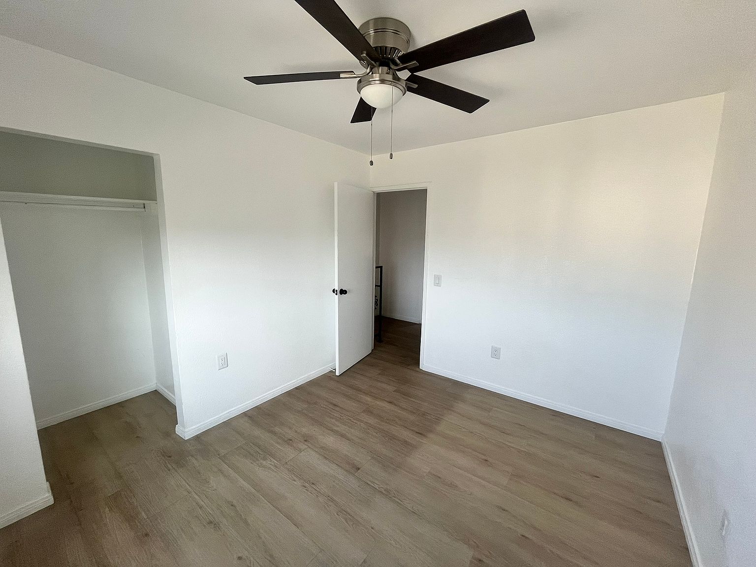 3062 Ocean View Blvd photo 5