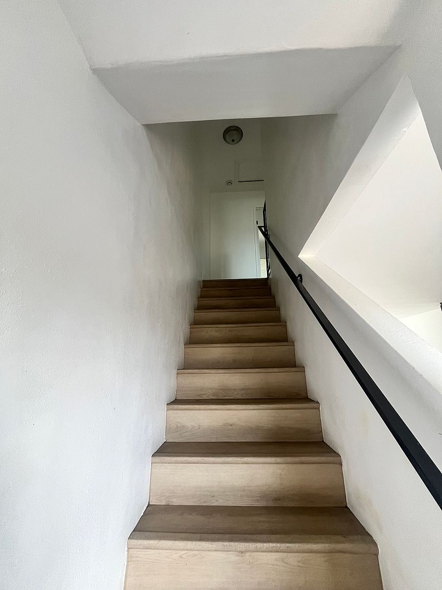 3062 Ocean View Blvd photo 3
