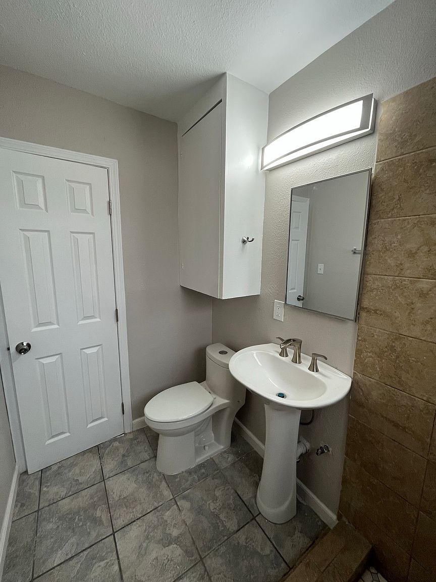 3739 Newton Ave photo 5