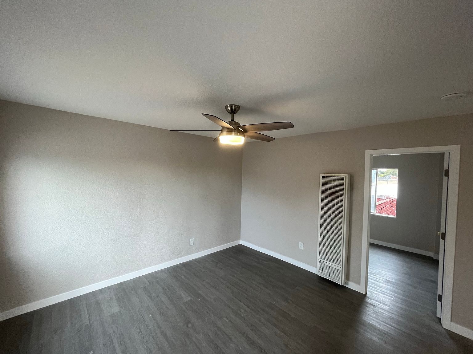 3739 Newton Ave photo 4