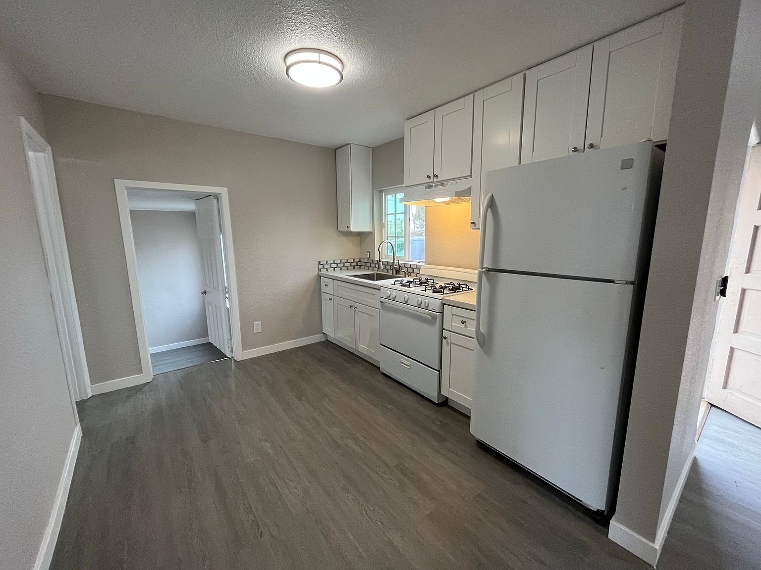 3739 Newton Ave photo 3
