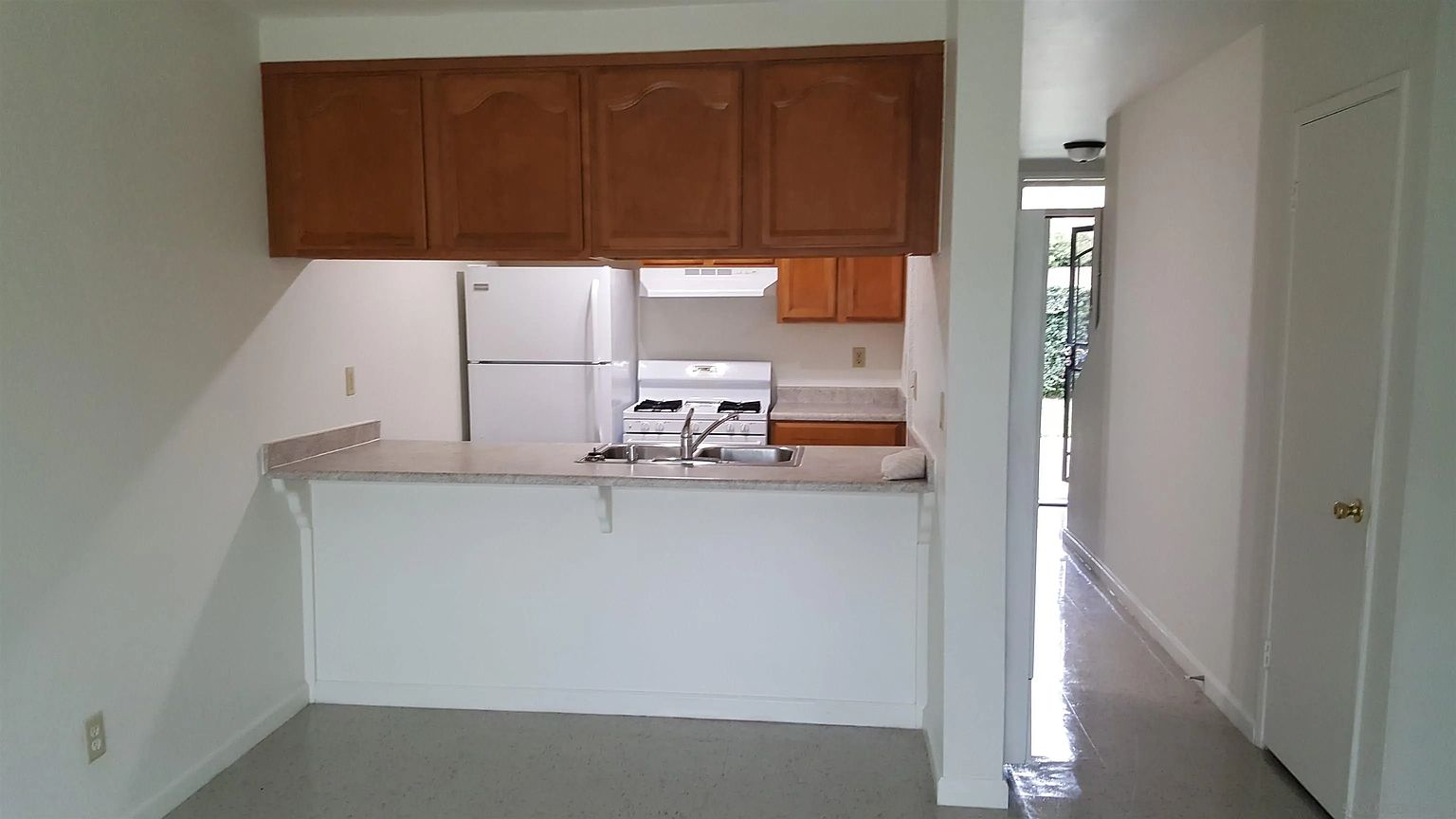 417 N Citrus Ave photo 2