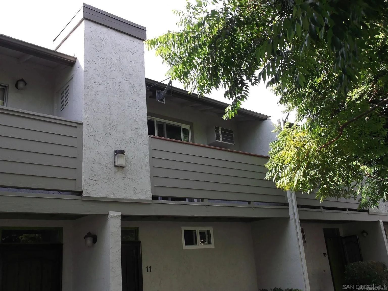 417 N Citrus Ave photo 3