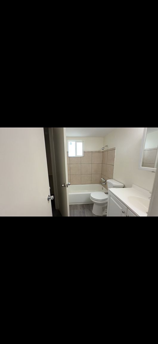 Orangewood Apartments photo 5