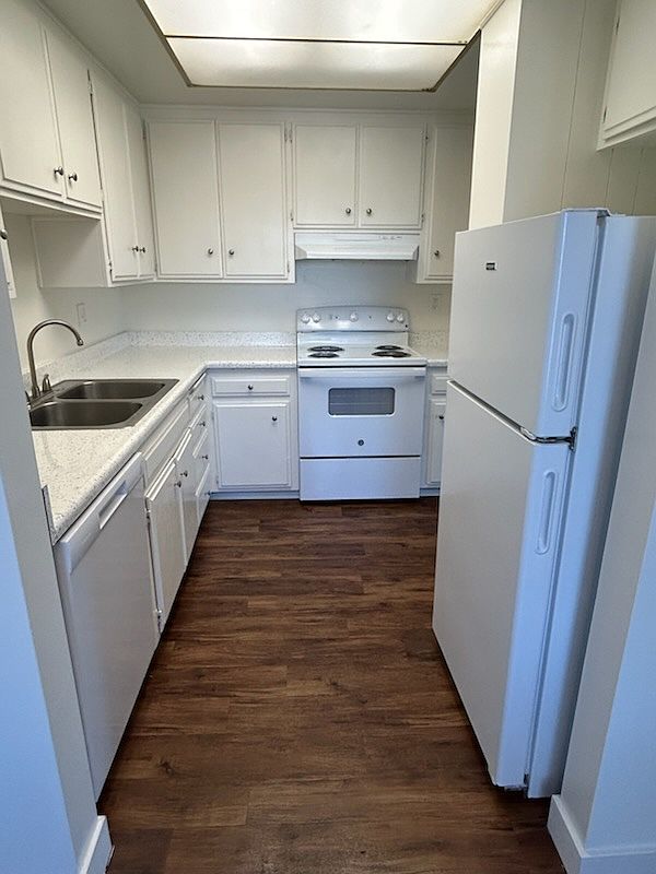 2204 A St photo 2