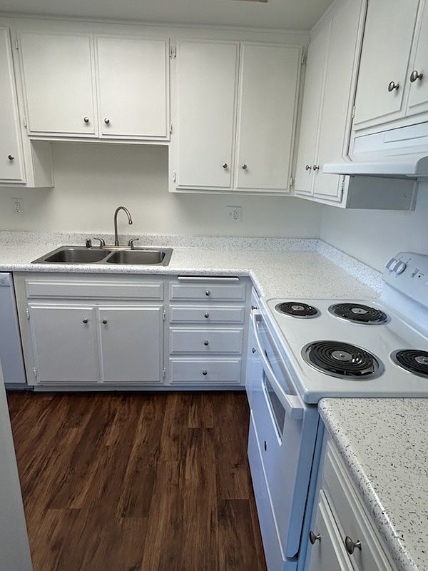 2204 A St photo 3