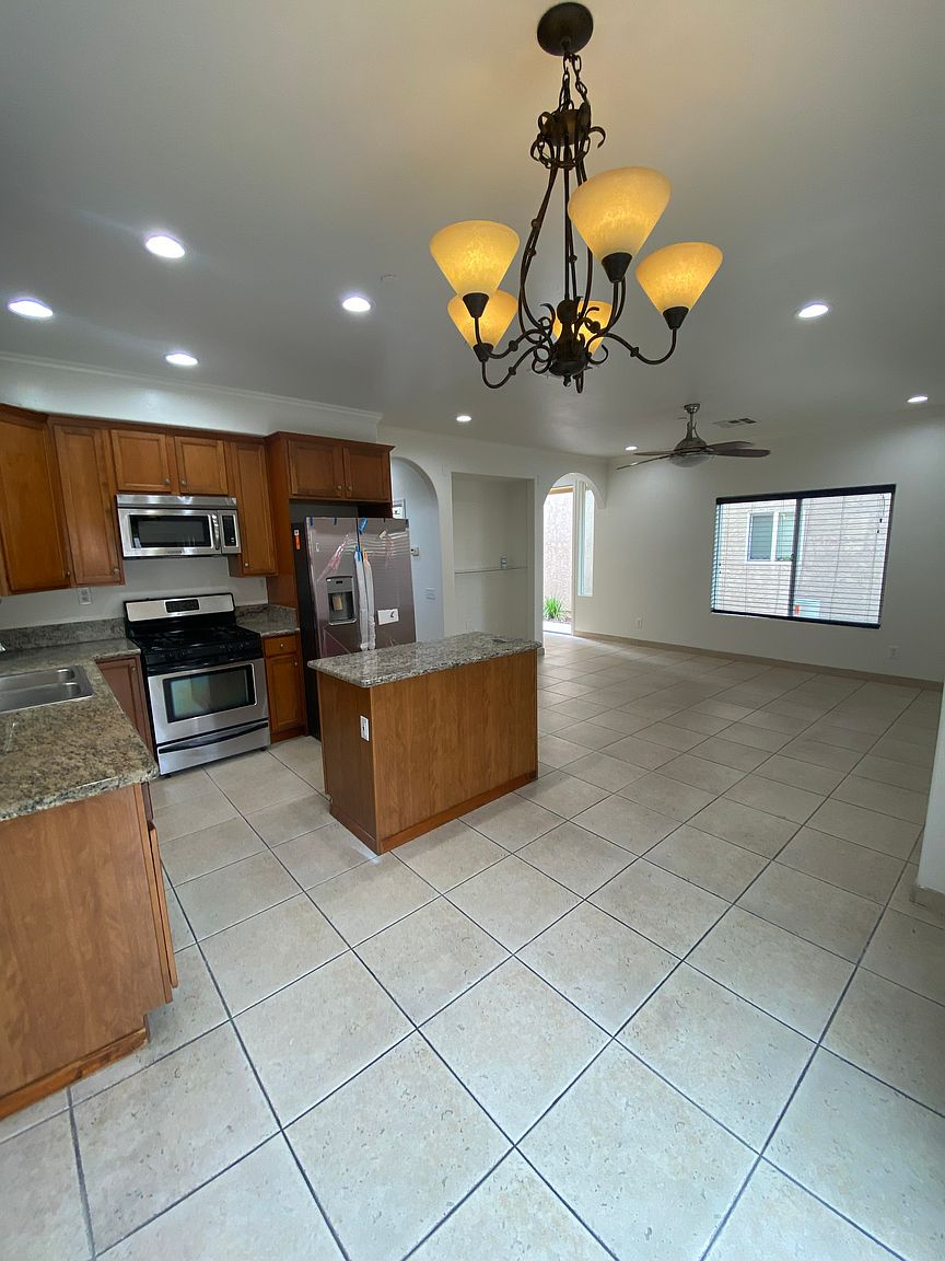 1242 Persimmon Ave photo 5