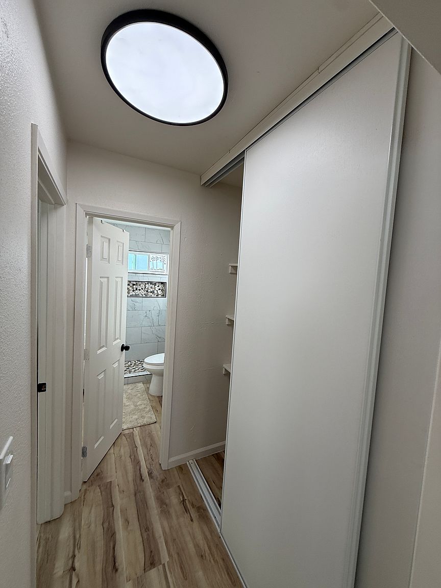 4506 Voltaire St photo 4
