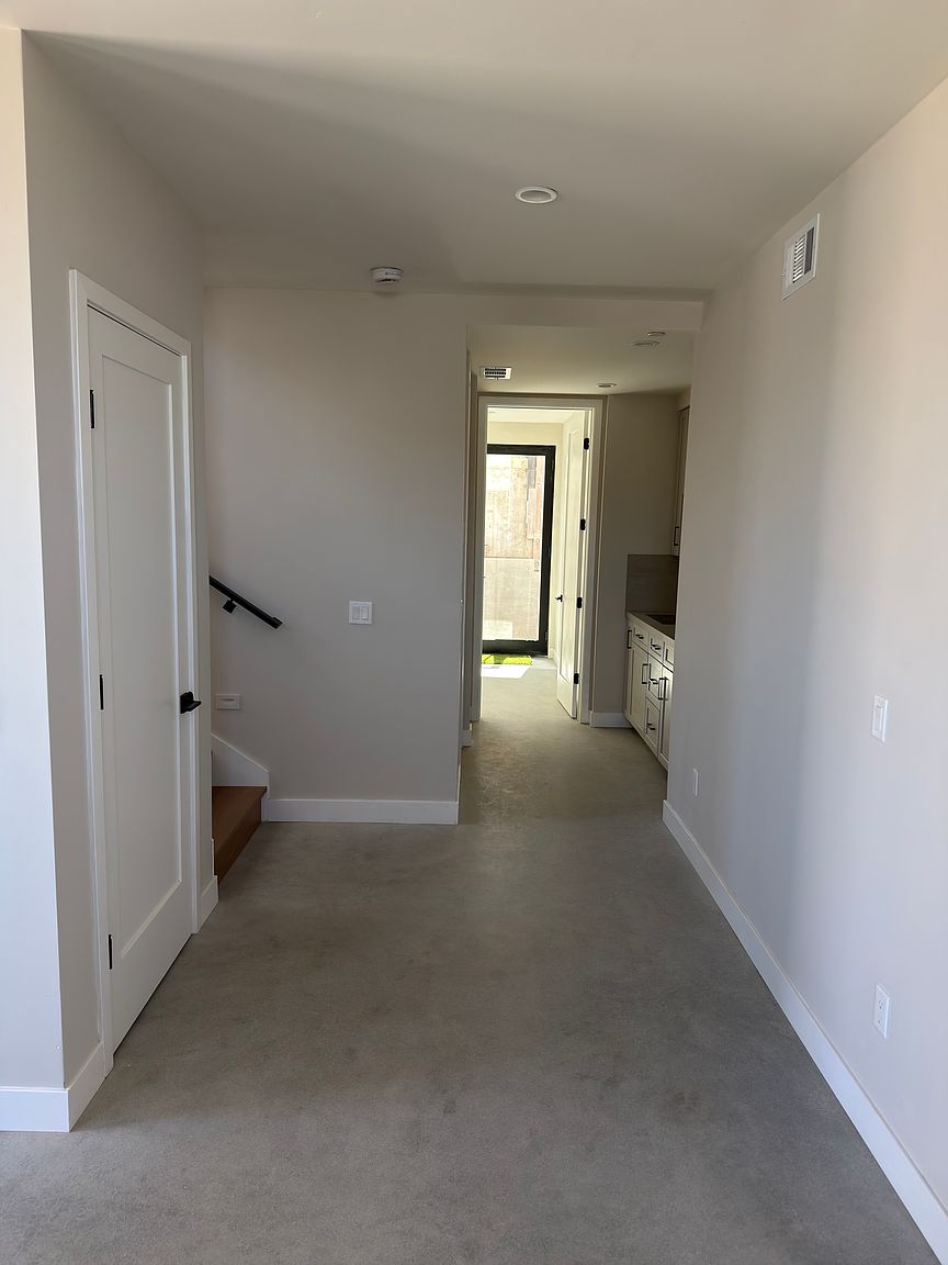 4647 Coronado Ave photo 2