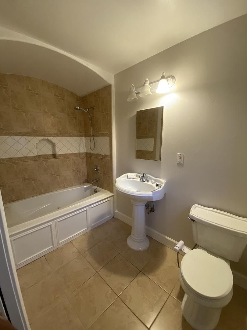 16277 Ashland Ave photo 2