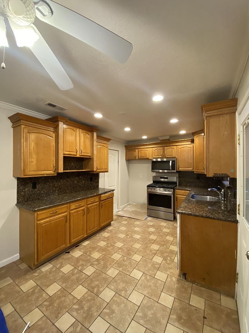 16277 Ashland Ave photo 3