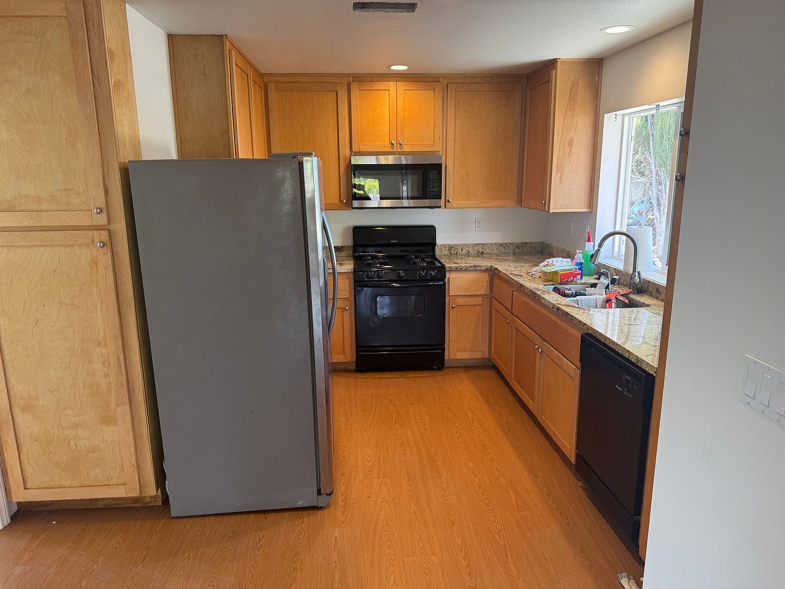 425 Palm Rd photo 3