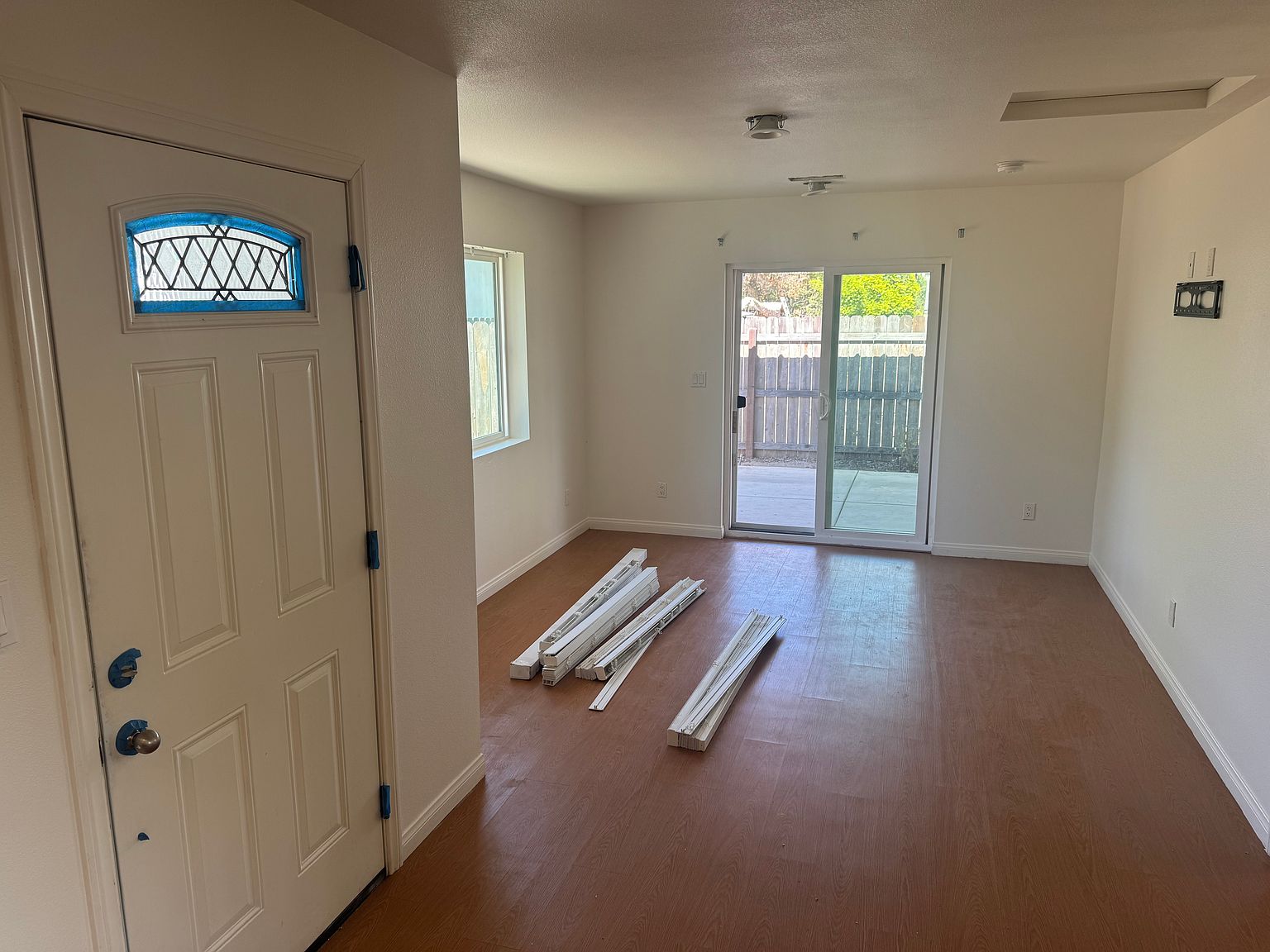 425 Palm Rd photo 2