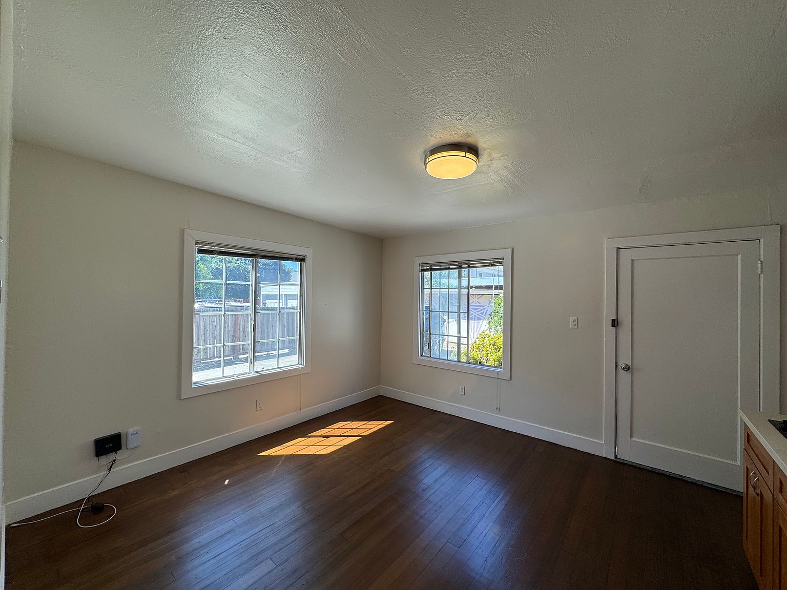 1575A 36th Ave photo 3