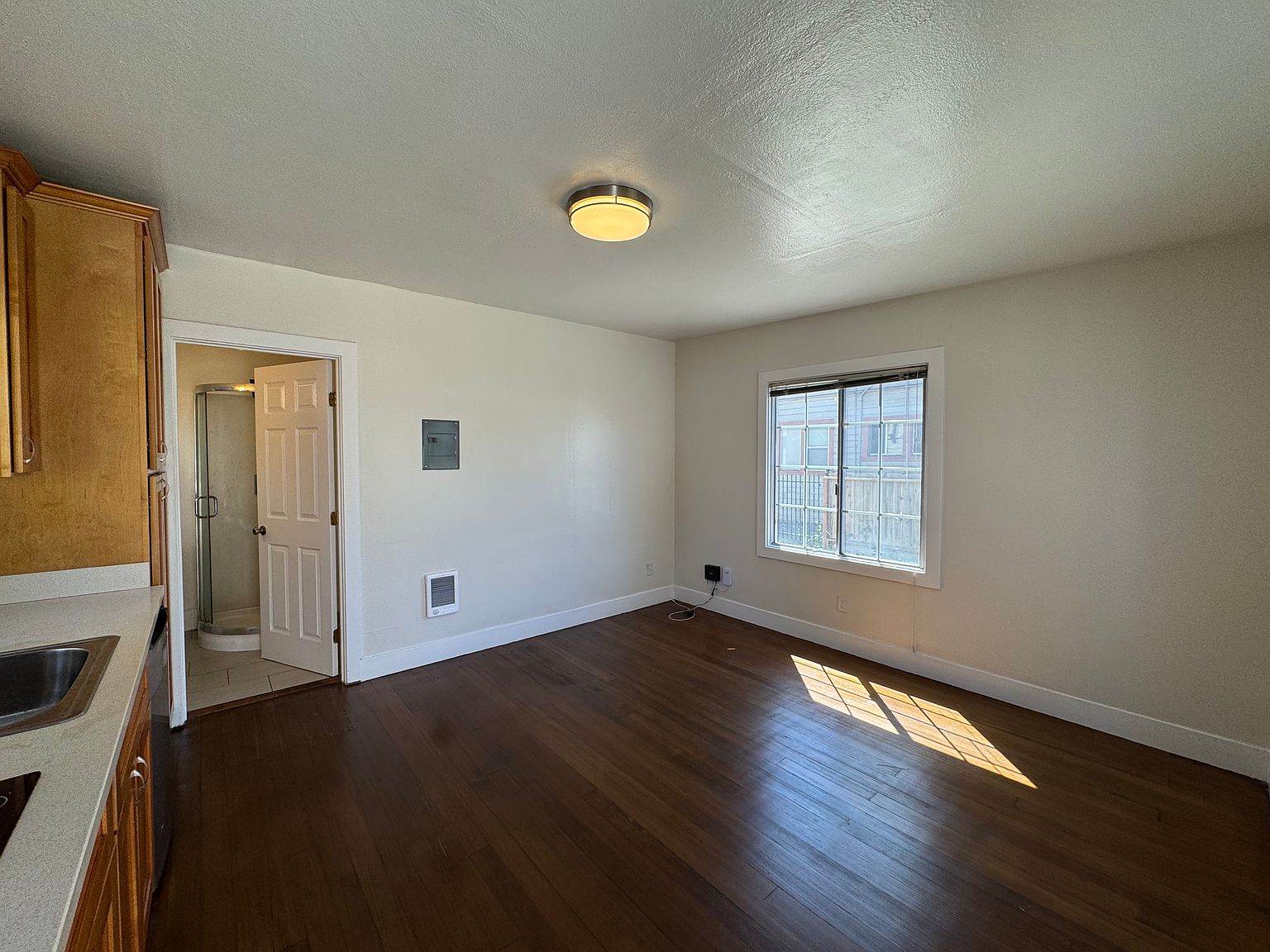 1575A 36th Ave photo 2