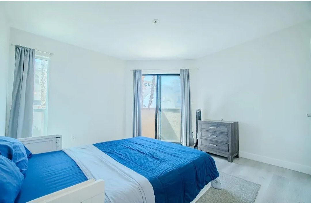 4465 Ocean Blvd photo 4