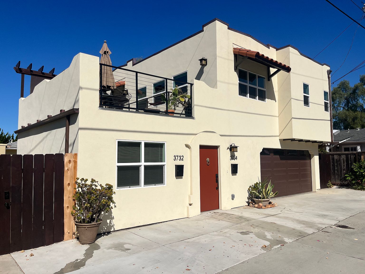 3737 Albatross St photo 2