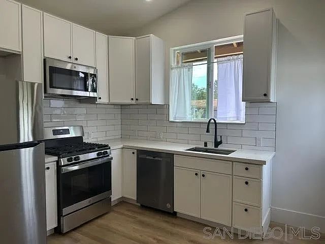 15859 Riparian Rd photo 4
