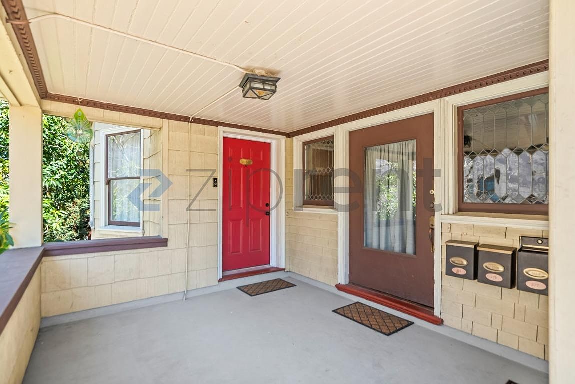 377 Orange St photo 2