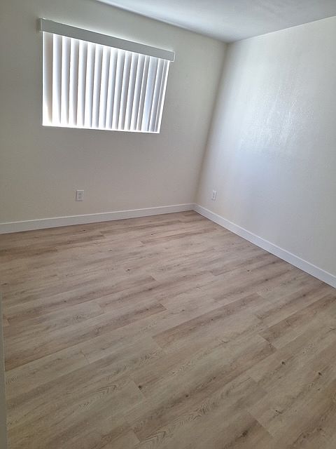 1030 E Fairmount Ave photo 3