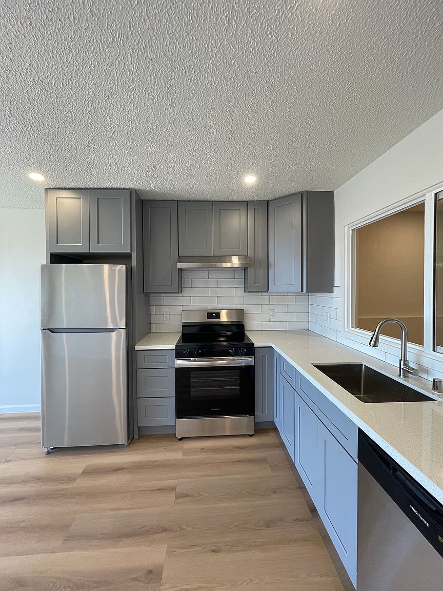 160 Portola Dr photo 4
