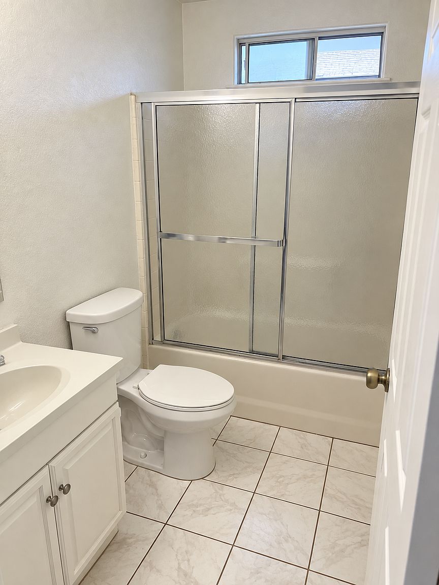 2777 Ophelia Ave photo 3