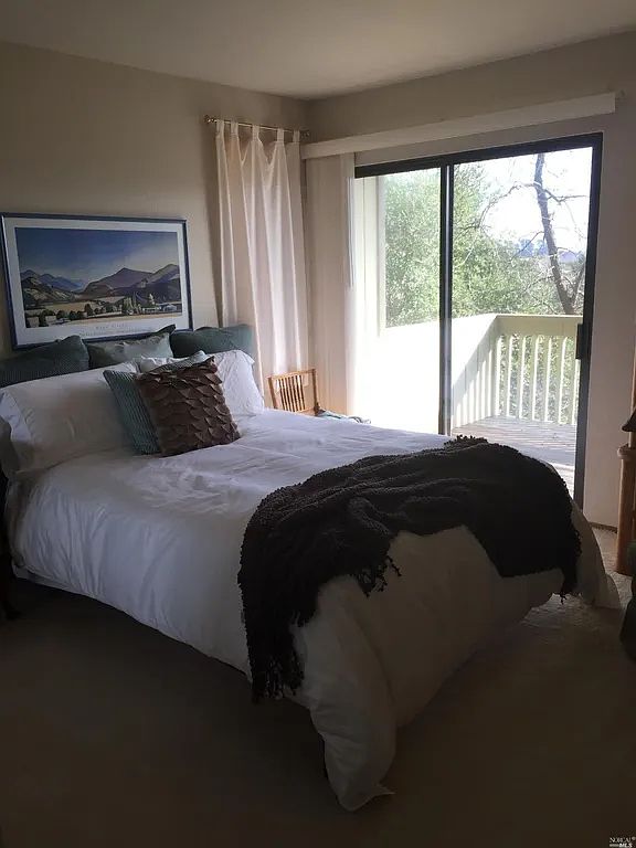 19 Knoll Dr photo 4