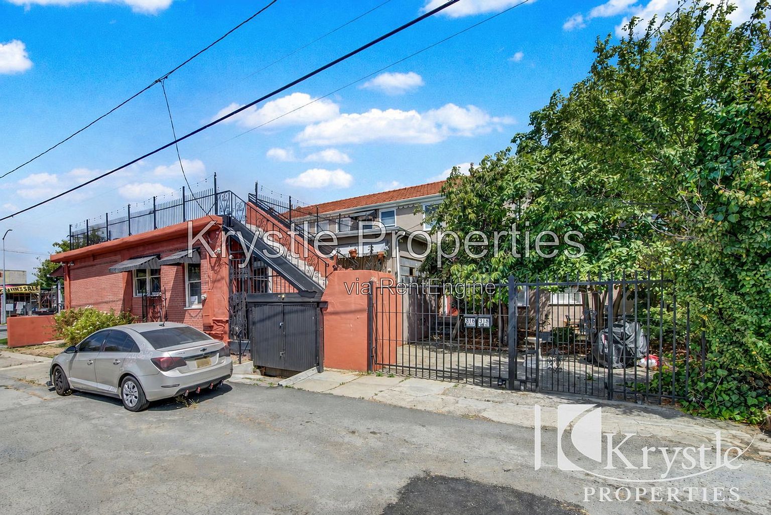 318 Napa St photo 5