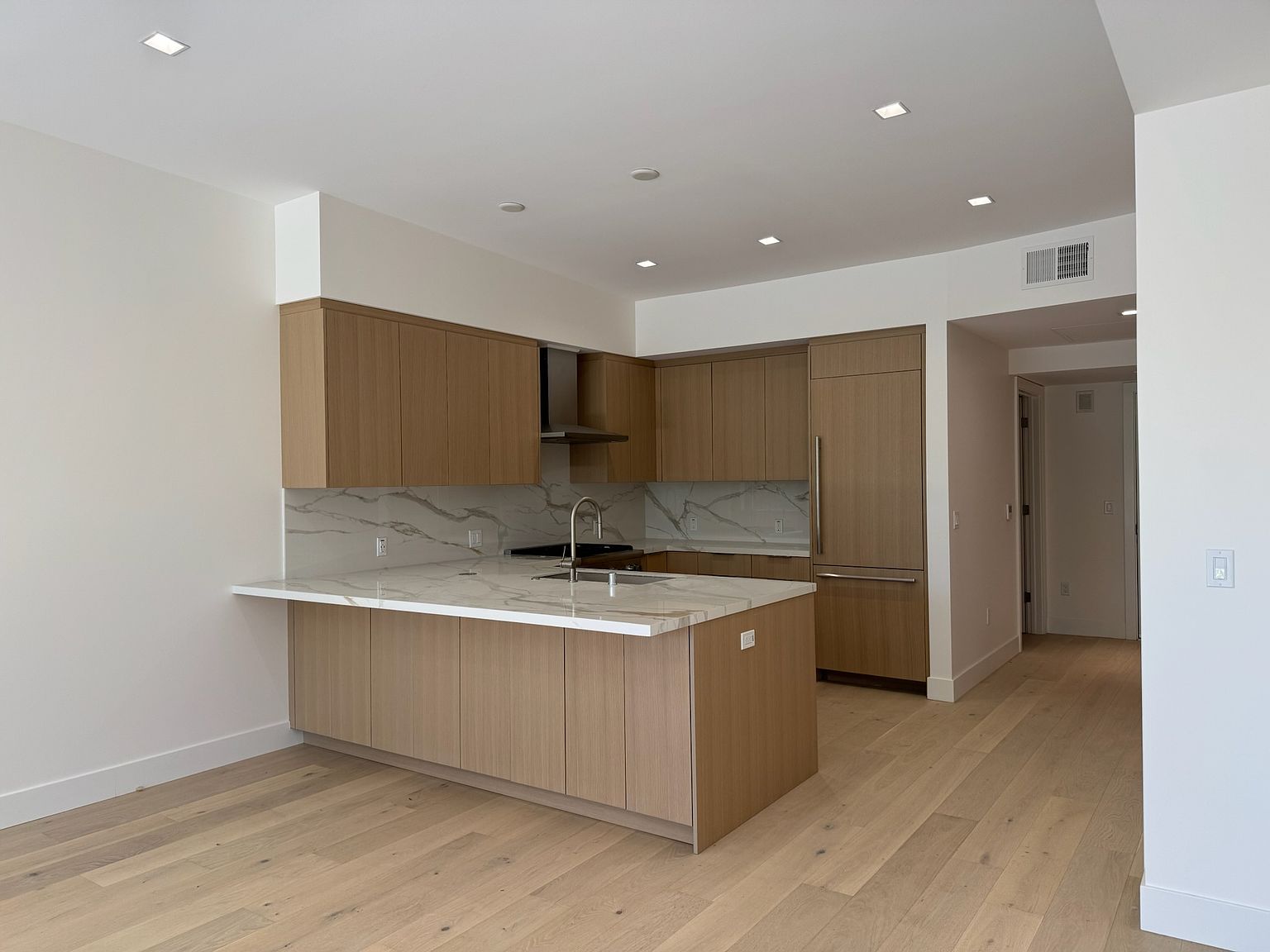 2BR/2BA Apartment on El Camino Real · Palo Alto photo 4