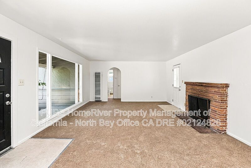 2107A Montgomery Dr photo 4