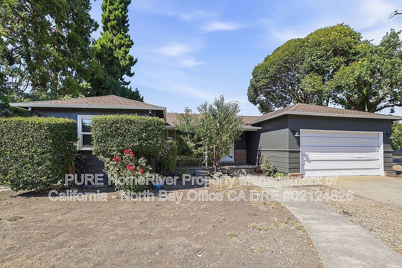 2107A Montgomery Dr photo 2