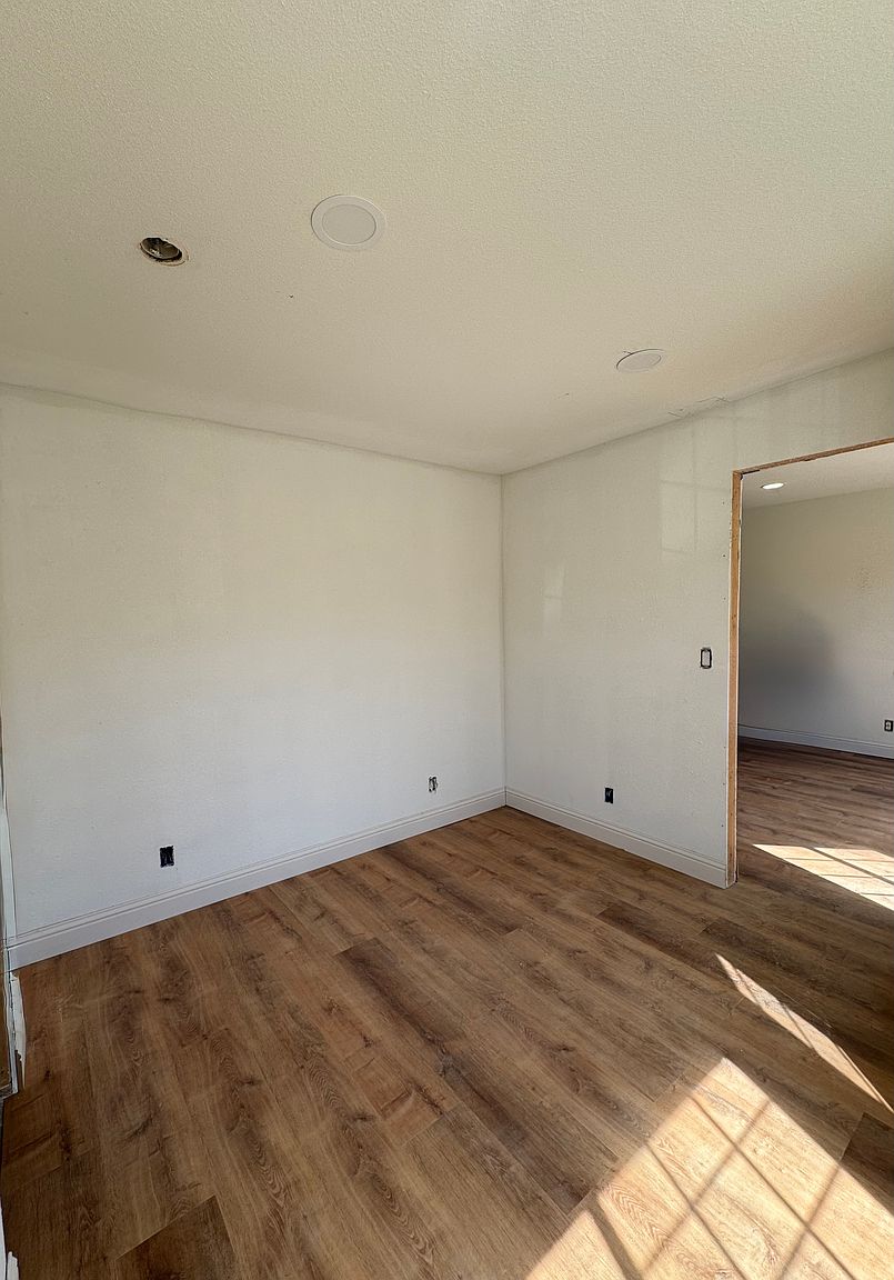 206 Holloway Ave photo 2