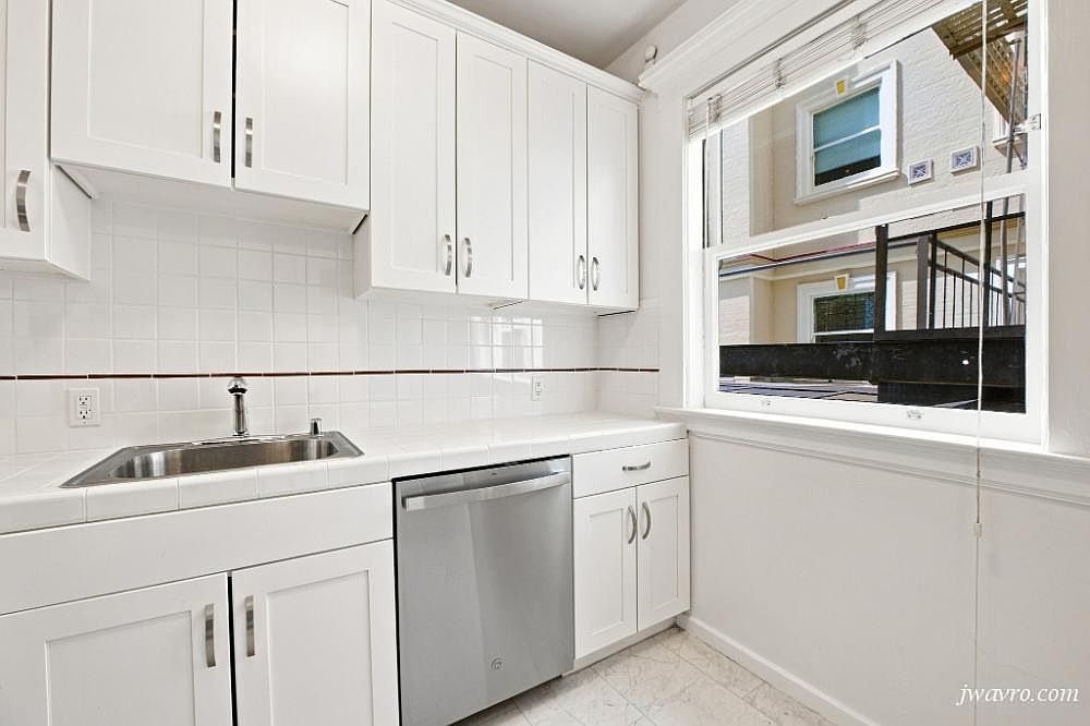 1588 Sacramento St photo 5