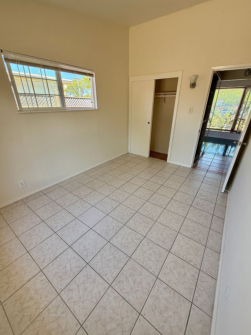 605 Rosal Way photo 5