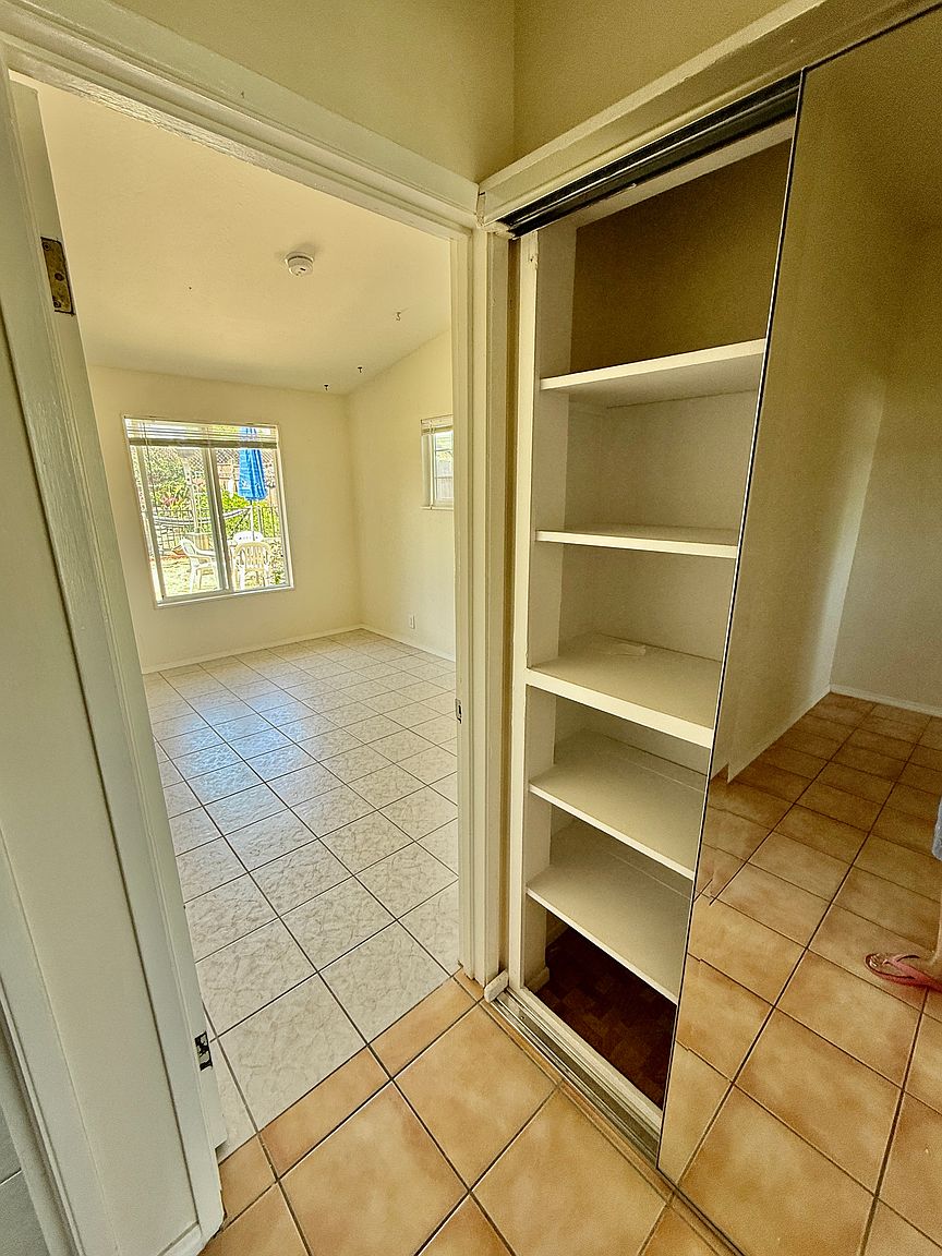 605 Rosal Way photo 4