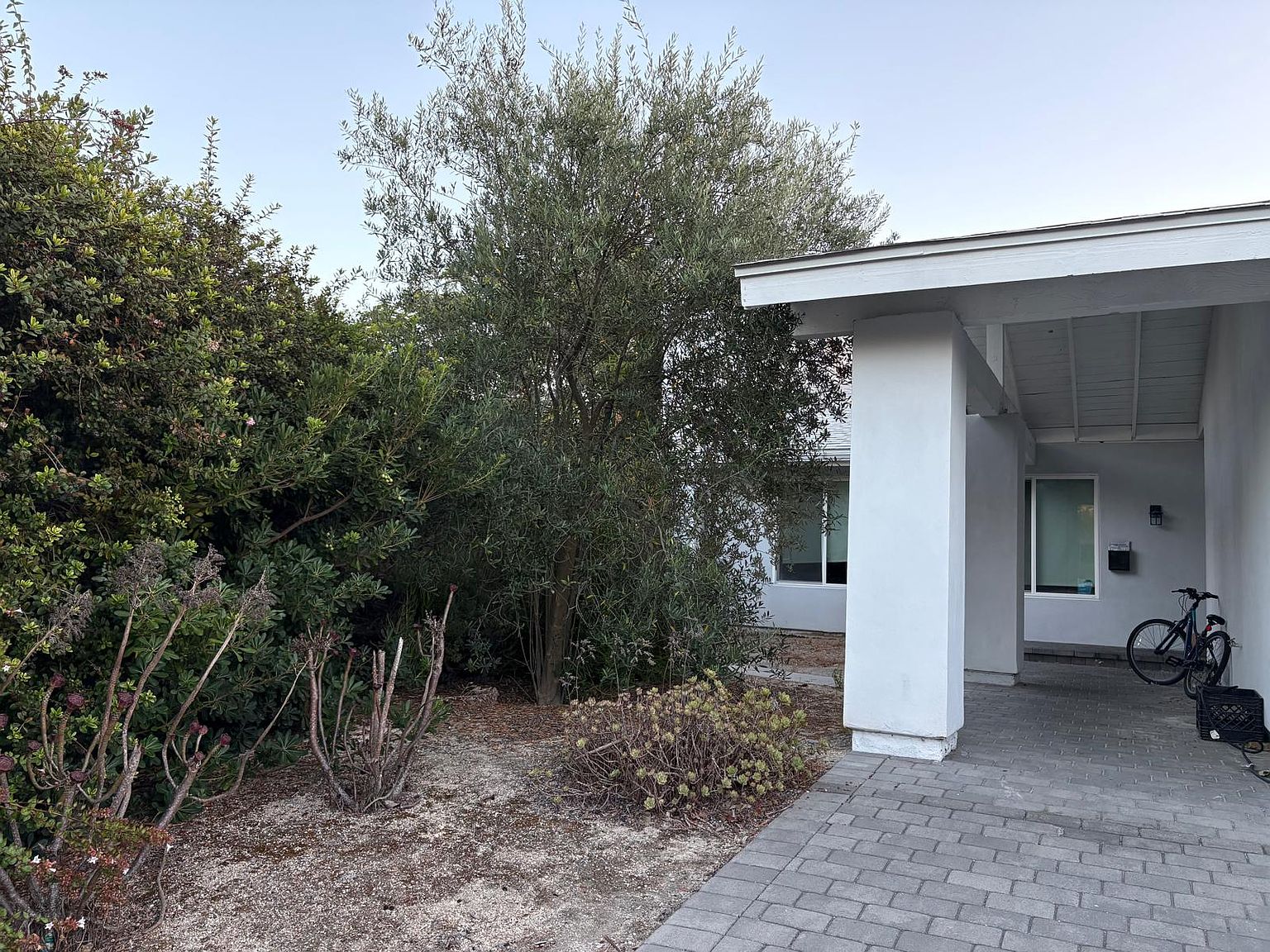 11767 Treeview Pl