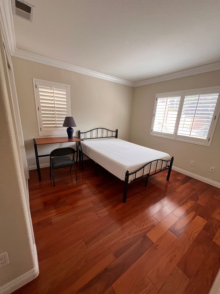 3881 Torrey Hill Ln photo 2