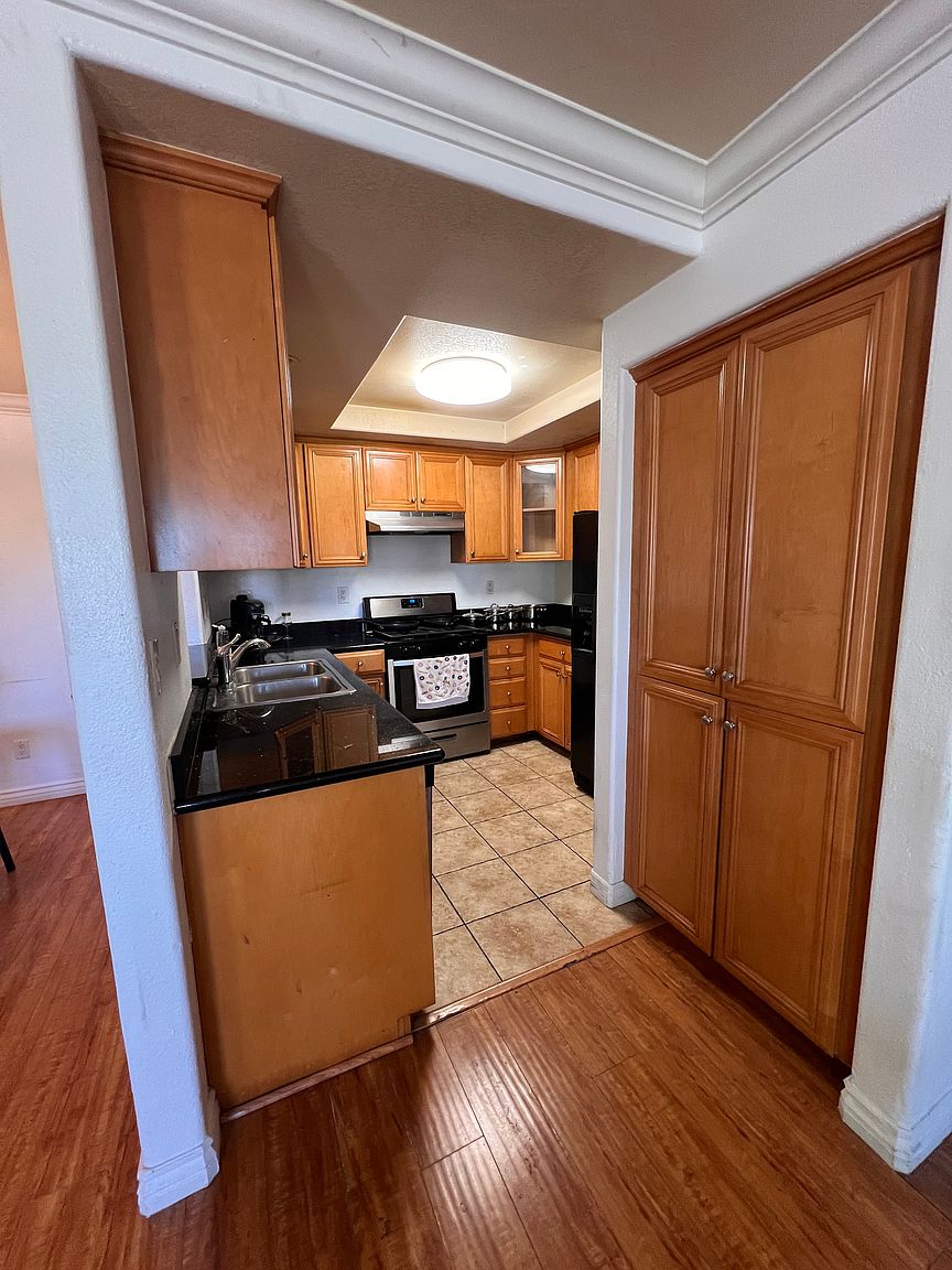 5032 Los Morros Way photo 3