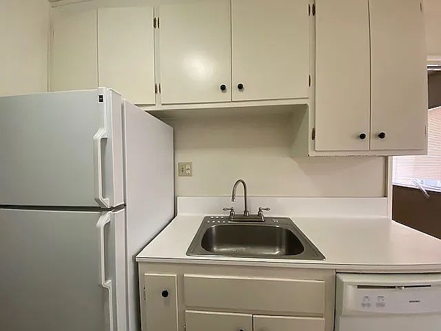 1514 Oxford St photo 2