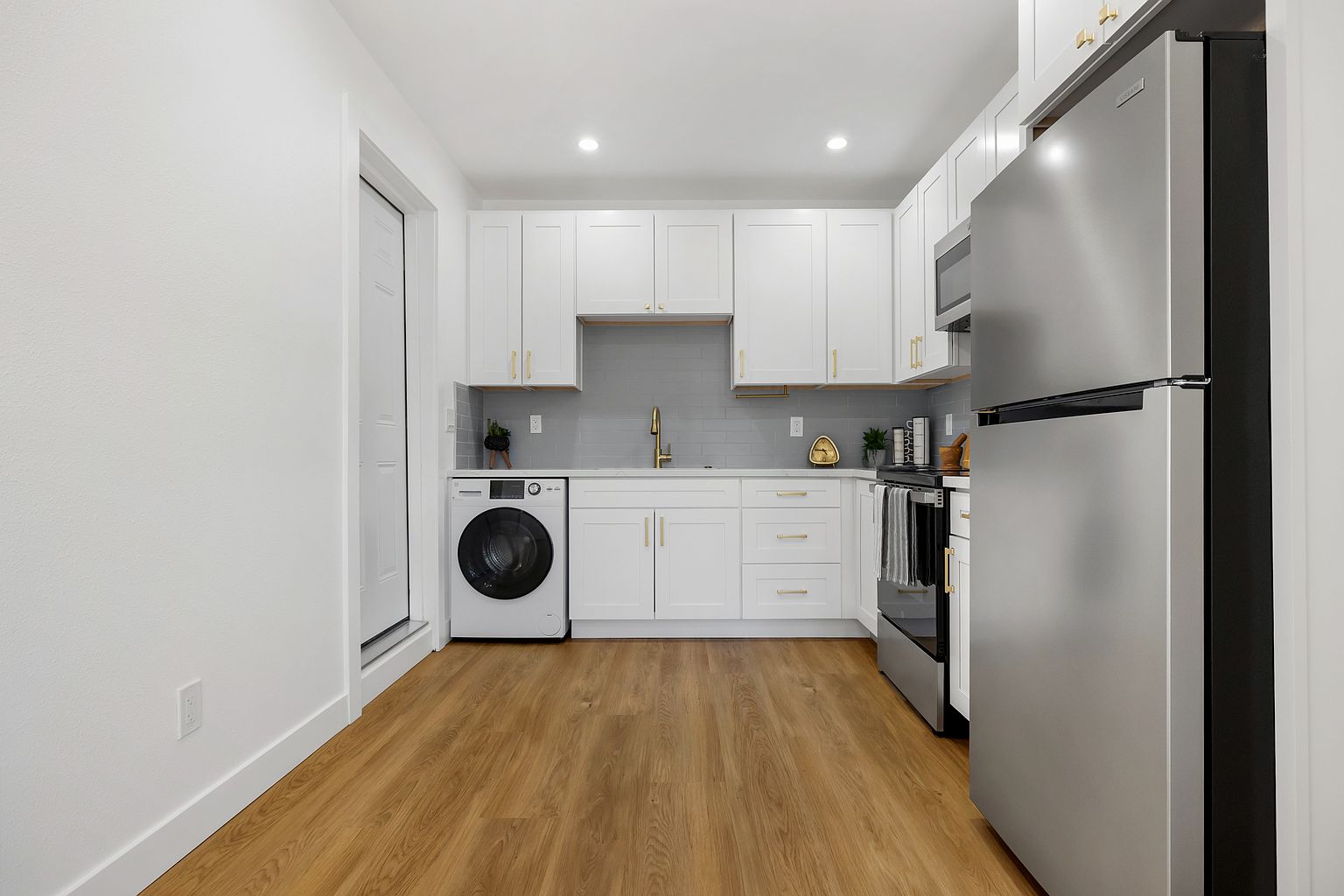 766 Madison Ave photo 3