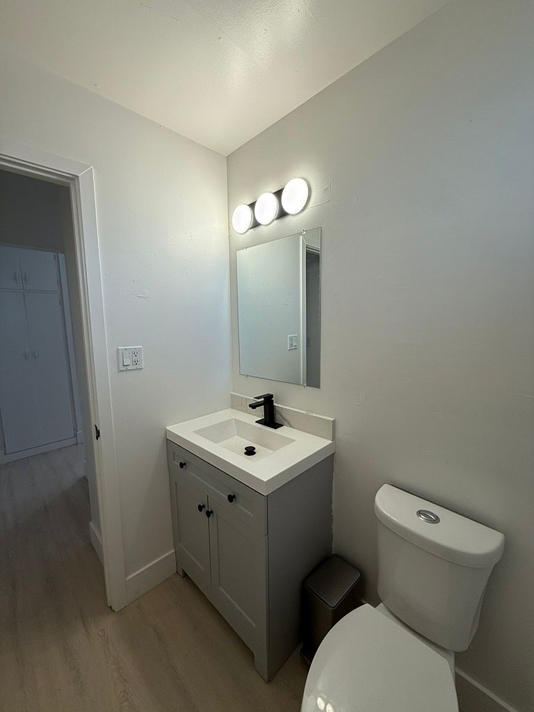 4814 Harrison St photo 4