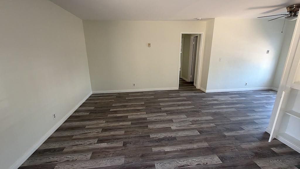 1011 Leslie Rd photo 4