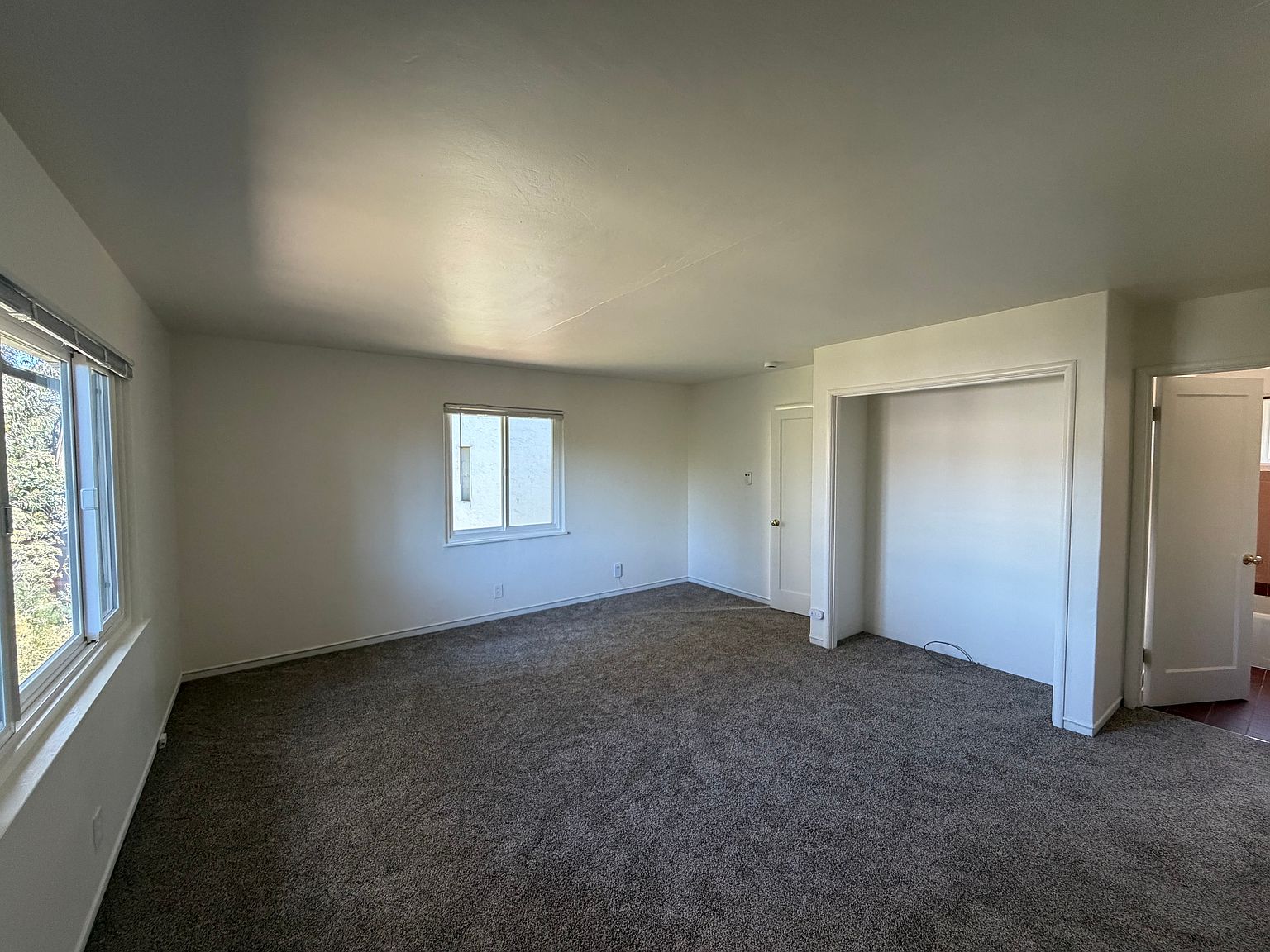 0BR/1BA Apartment on E 30th St · Oakland photo 2
