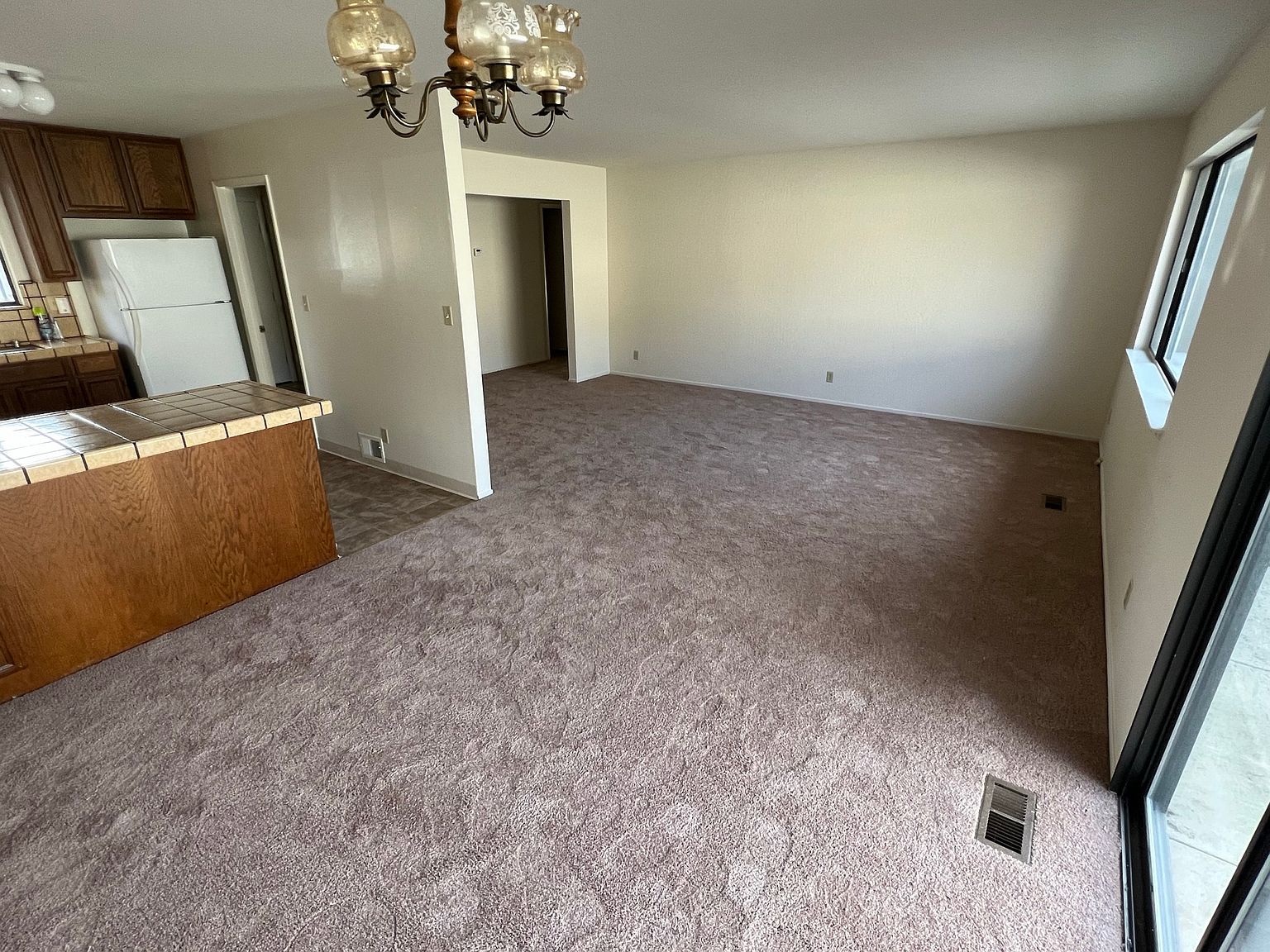 1611 Gordon St photo 3